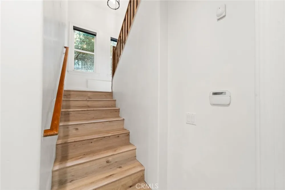 24599 Geneva Dr Crestline, CA 92325