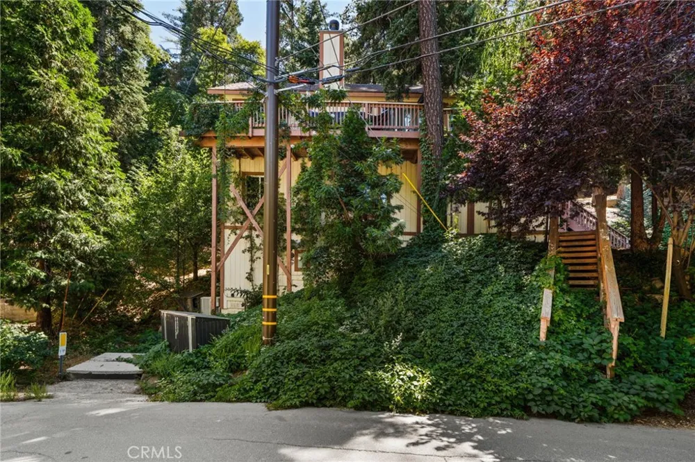 24599 Geneva Dr Crestline, CA 92325