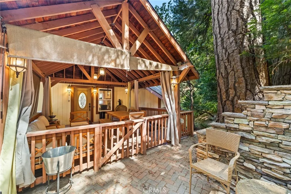 24599 Geneva Dr Crestline, CA 92325