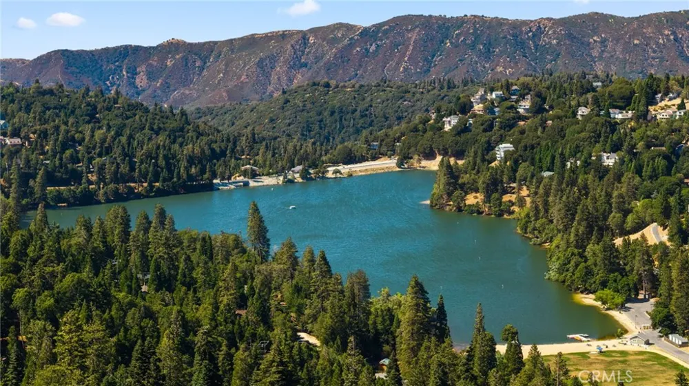 24599 Geneva Dr Crestline, CA 92325