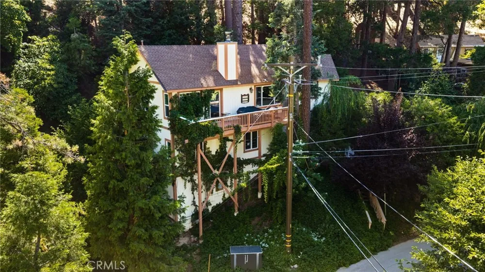 24599 Geneva Dr Crestline, CA 92325