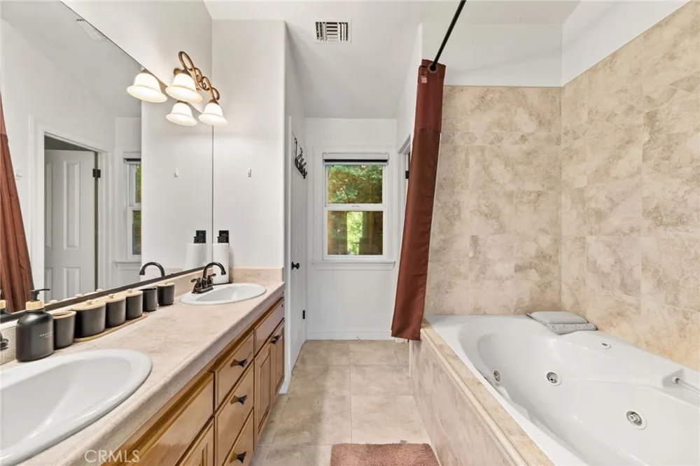 24599 Geneva Dr Crestline, CA 92325