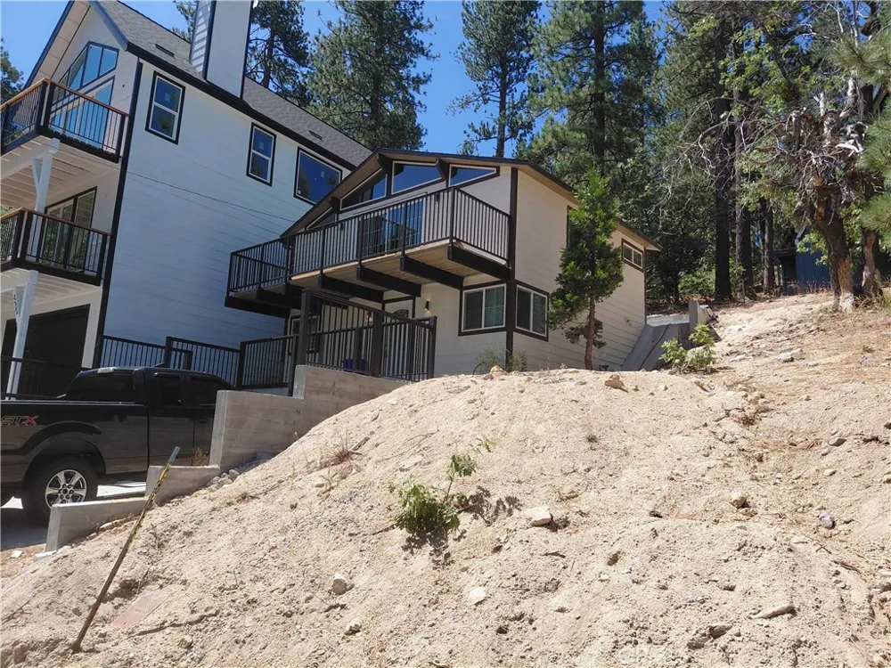 32987 Arrowbear Running Springs, CA 92382
