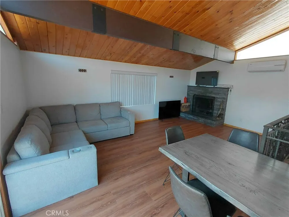 32987 Arrowbear Running Springs, CA 92382