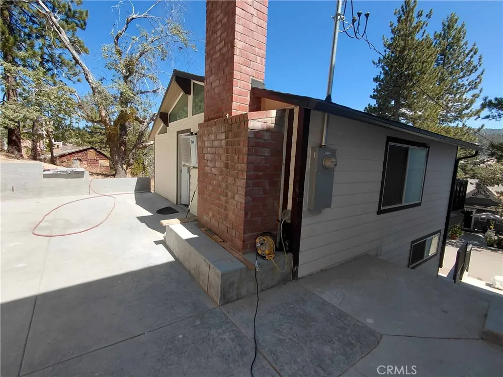 32987 Arrowbear Running Springs, CA 92382