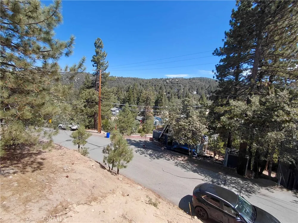 32987 Arrowbear Running Springs, CA 92382