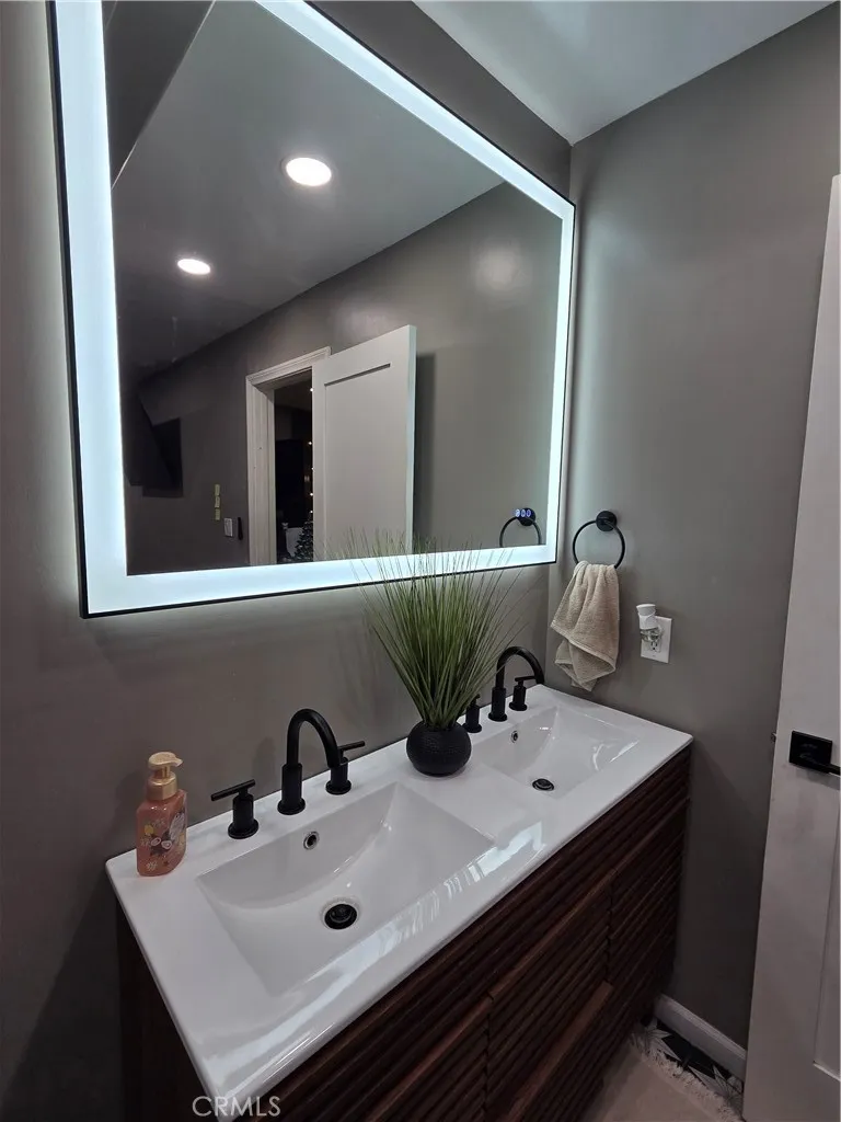 651 RECORD East Los Angeles, CA 90023