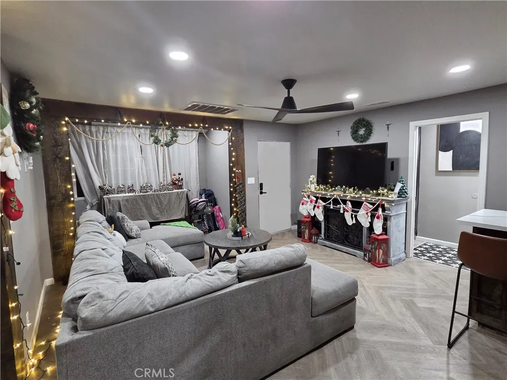 651 RECORD East Los Angeles, CA 90023