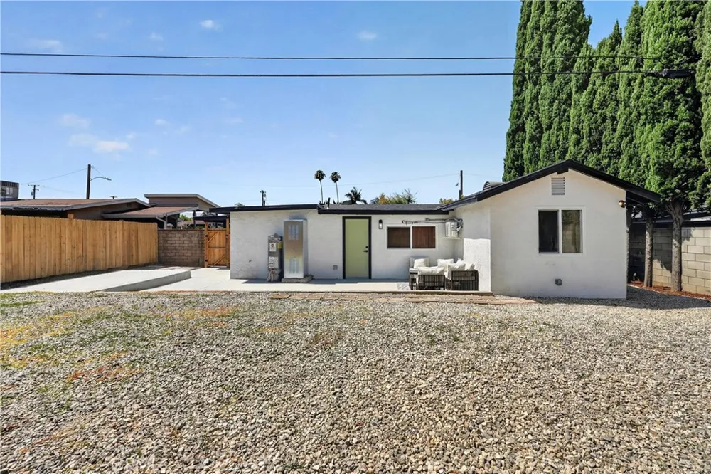 17915 E Newburgh Azusa, CA 91702