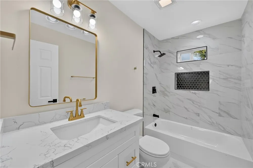 17915 E Newburgh Azusa, CA 91702