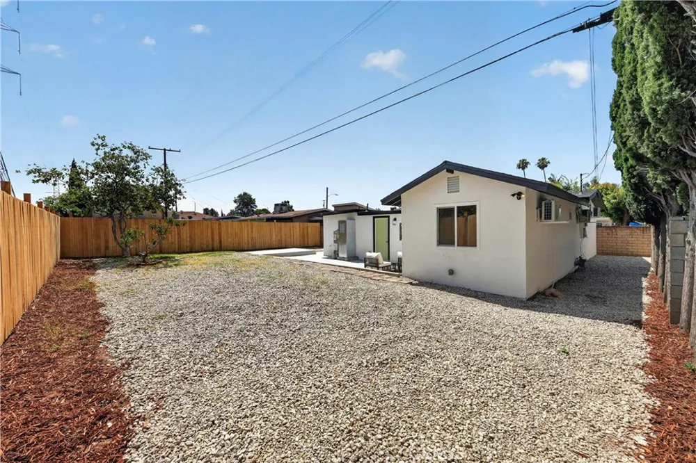 17915 E Newburgh Azusa, CA 91702