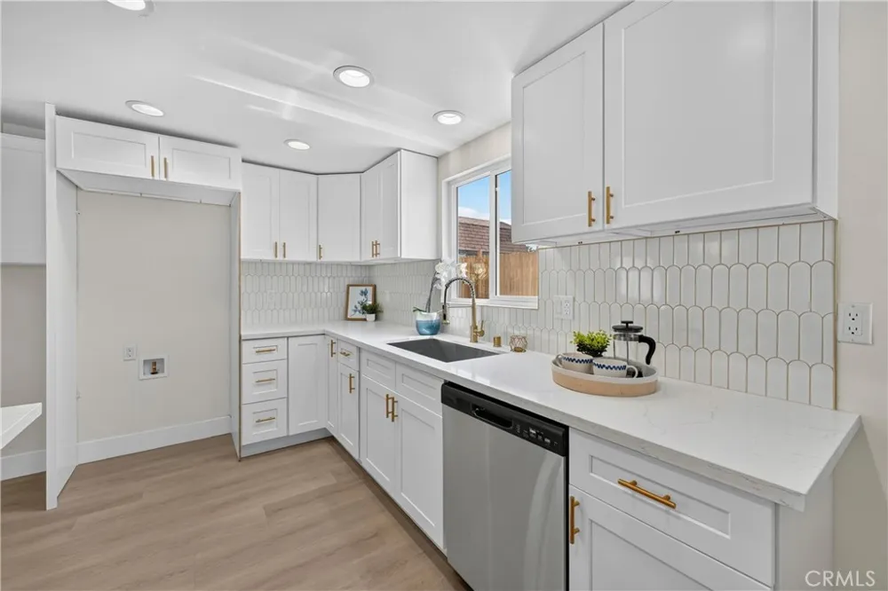 17915 E Newburgh Azusa, CA 91702