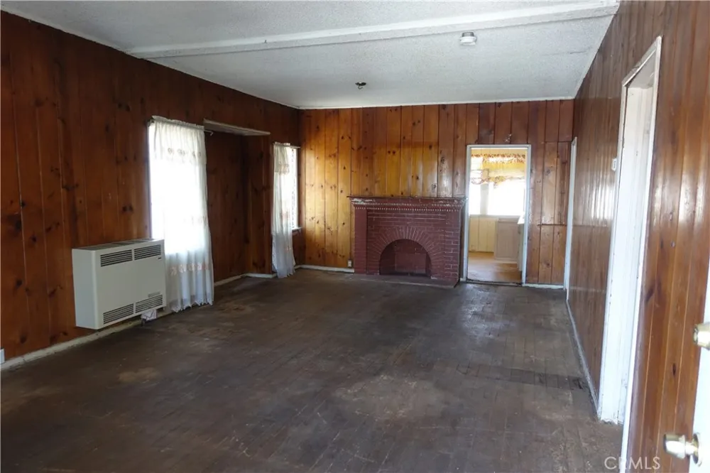2217 Elsinore Los Angeles, CA 90026