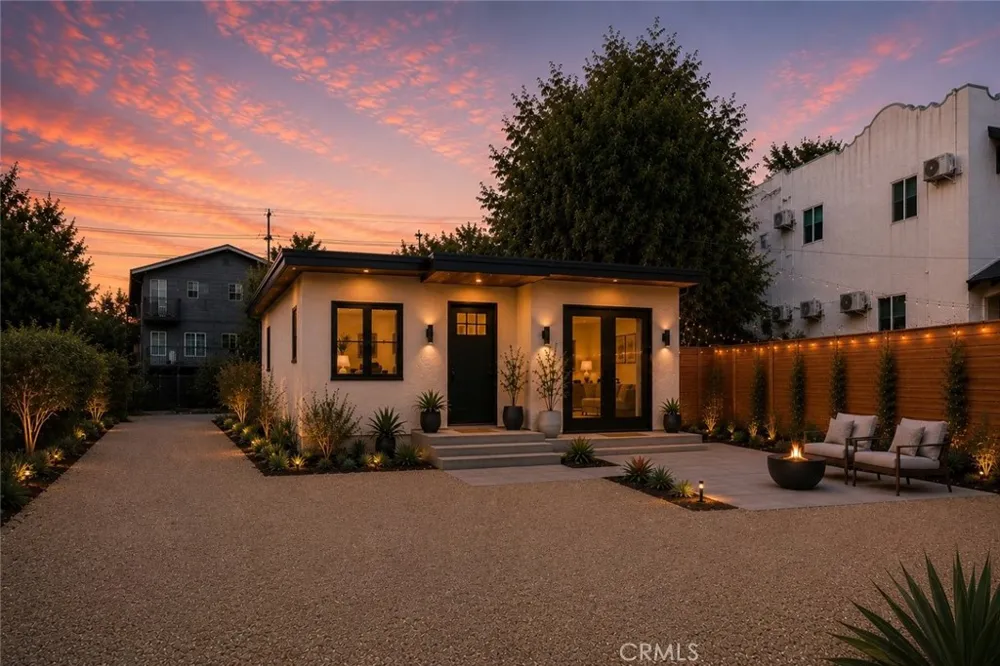 2217 Elsinore Los Angeles, CA 90026
