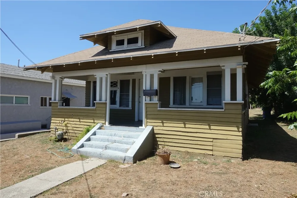2217 Elsinore Los Angeles, CA 90026