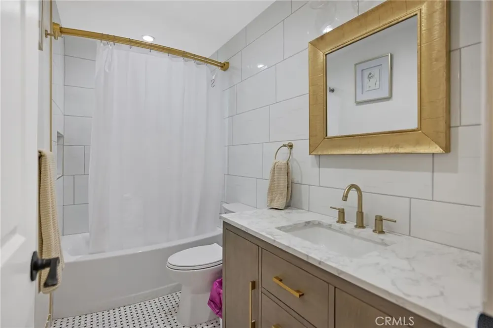 444 Amador Visalia, CA 93292