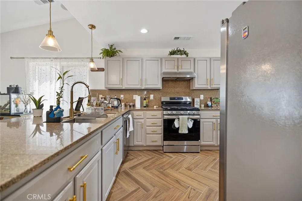 444 Amador Visalia, CA 93292