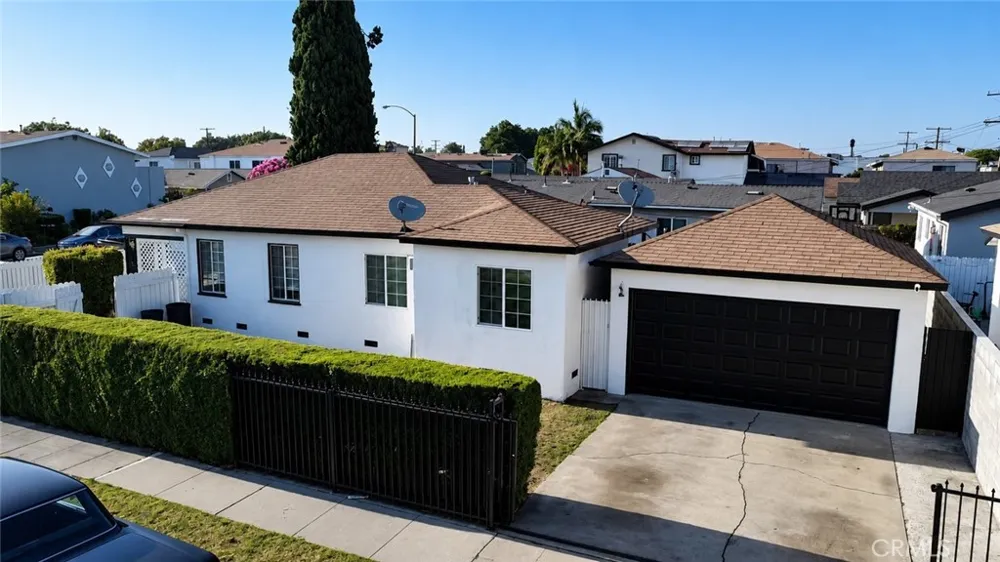 10142 San Carlos South Gate, CA 90280