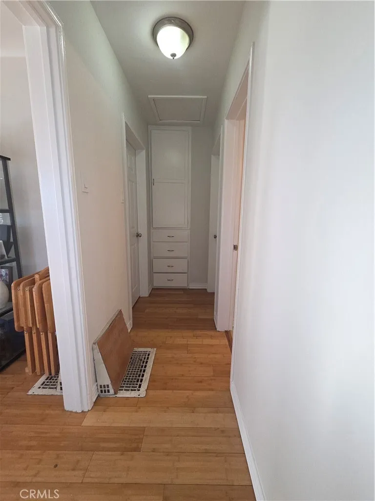10142 San Carlos South Gate, CA 90280
