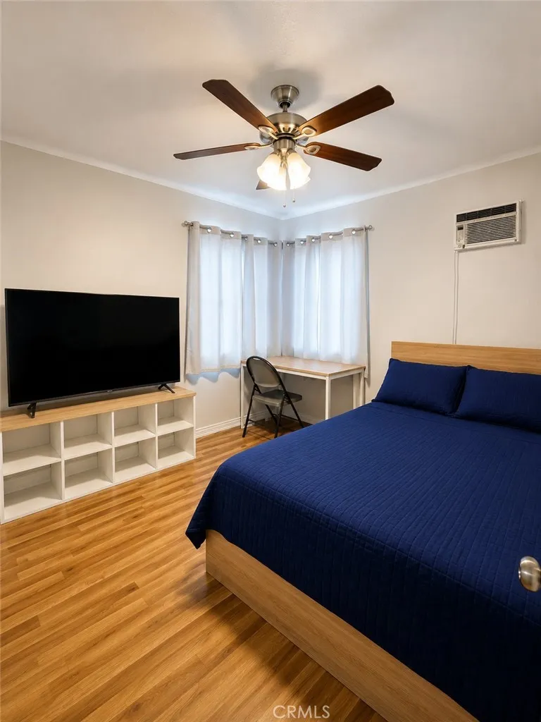 10142 San Carlos South Gate, CA 90280