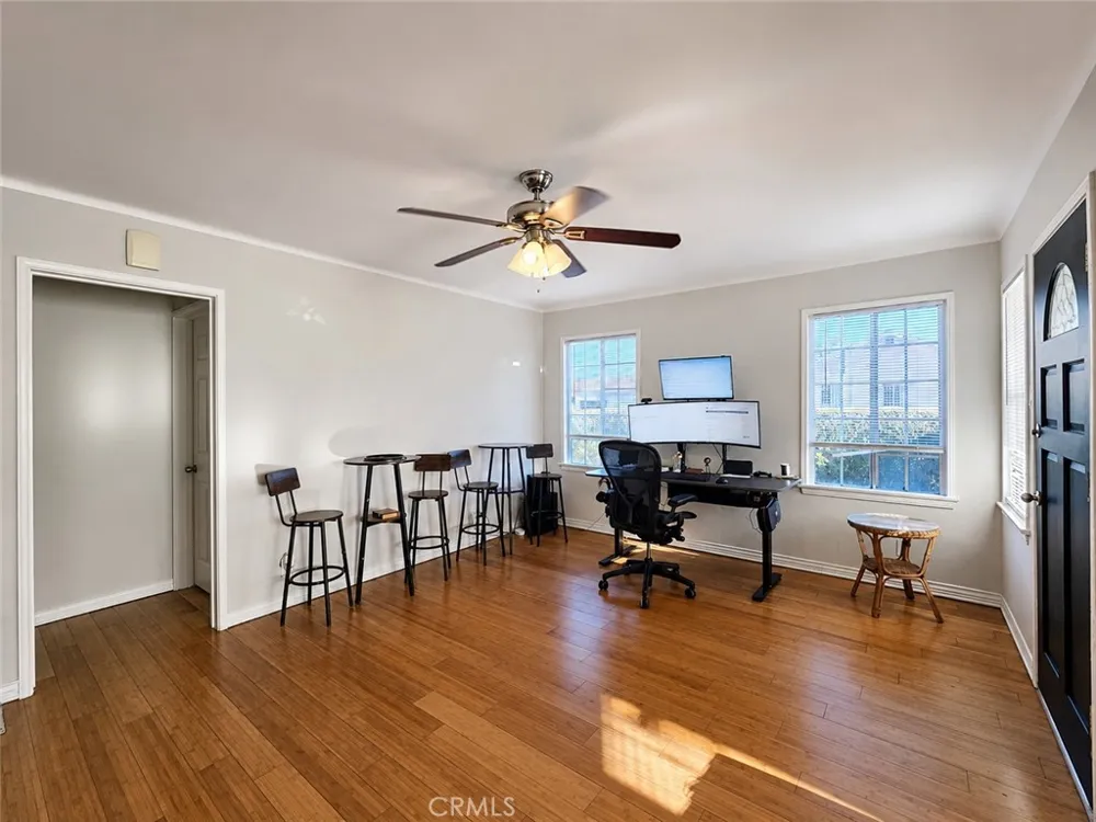 10142 San Carlos South Gate, CA 90280