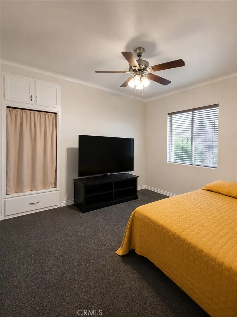 10142 San Carlos South Gate, CA 90280