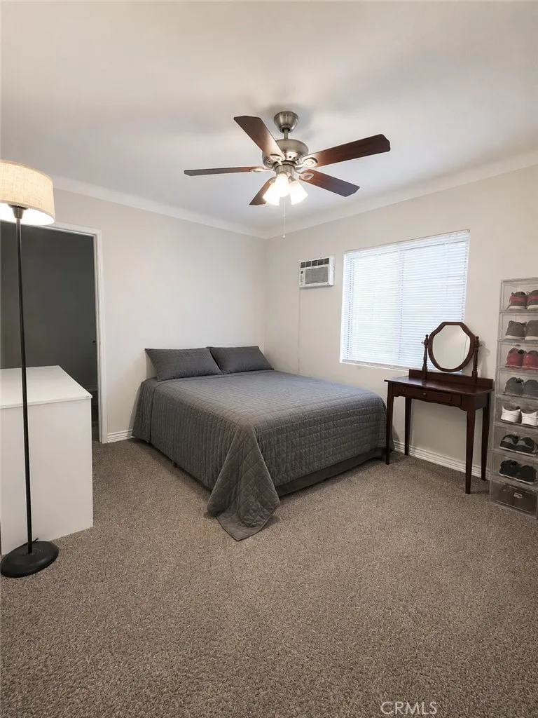 10142 San Carlos South Gate, CA 90280