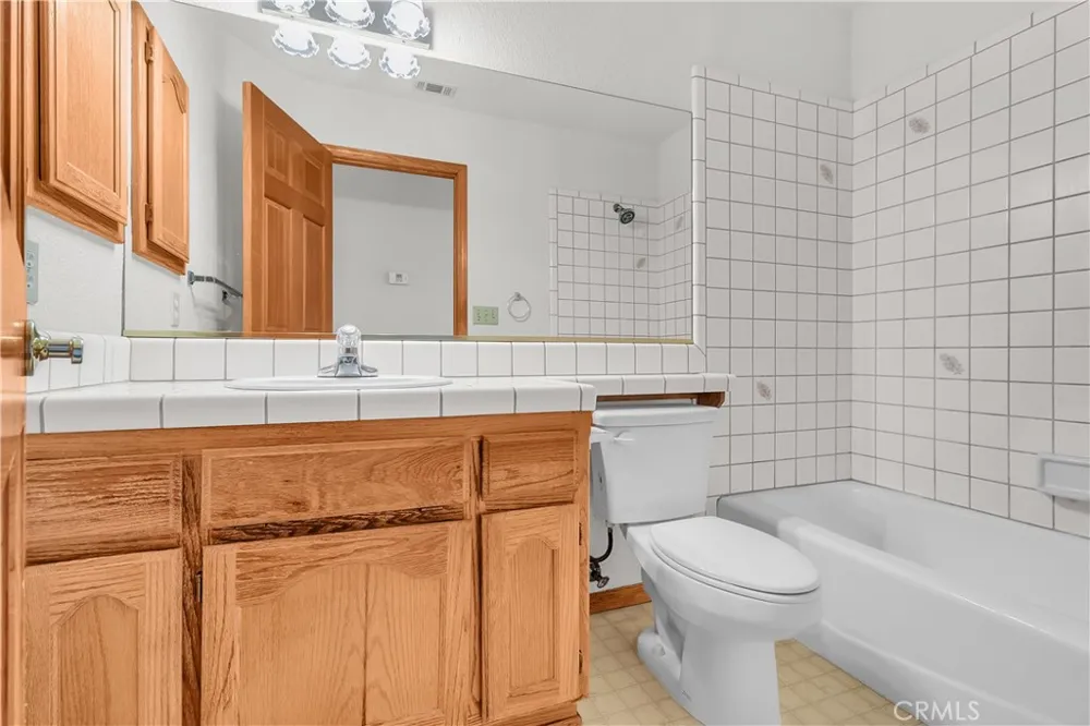 12445 Reata Apple Valley, CA 92308