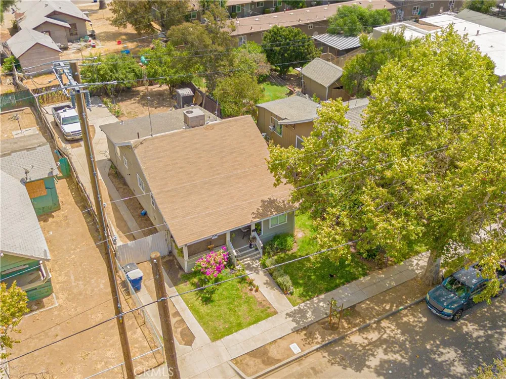 632 College Fresno, CA 93728