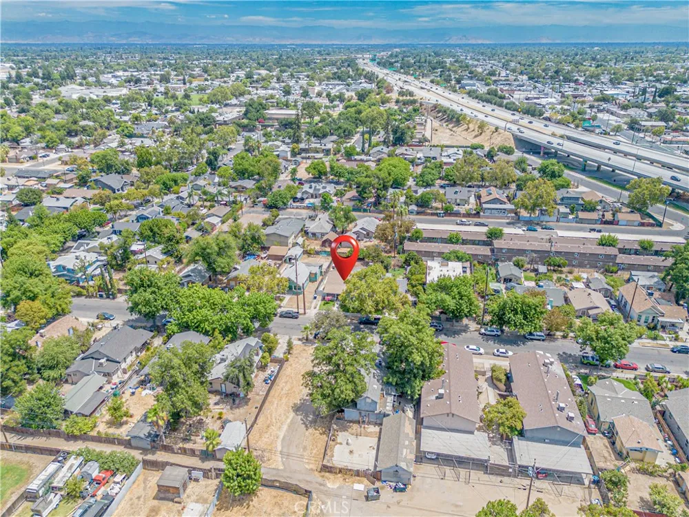 632 College Fresno, CA 93728