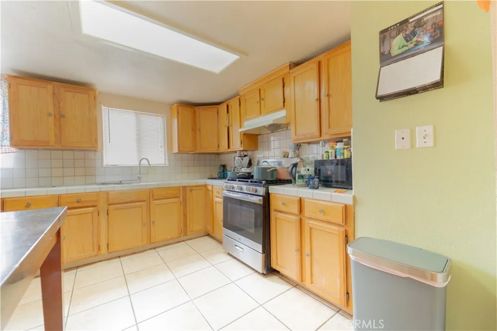 632 College Fresno, CA 93728