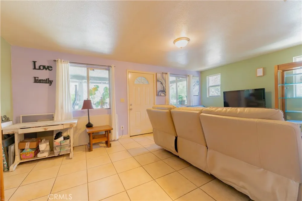 632 College Fresno, CA 93728