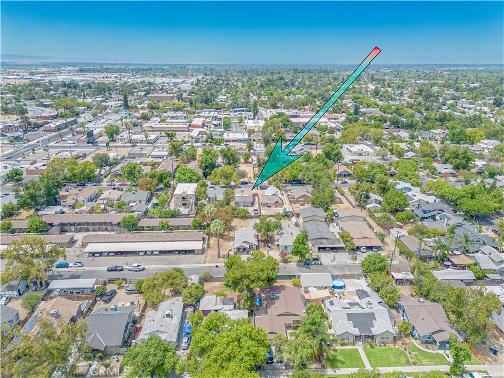 632 College Fresno, CA 93728