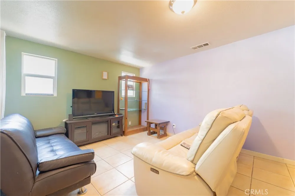 632 College Fresno, CA 93728