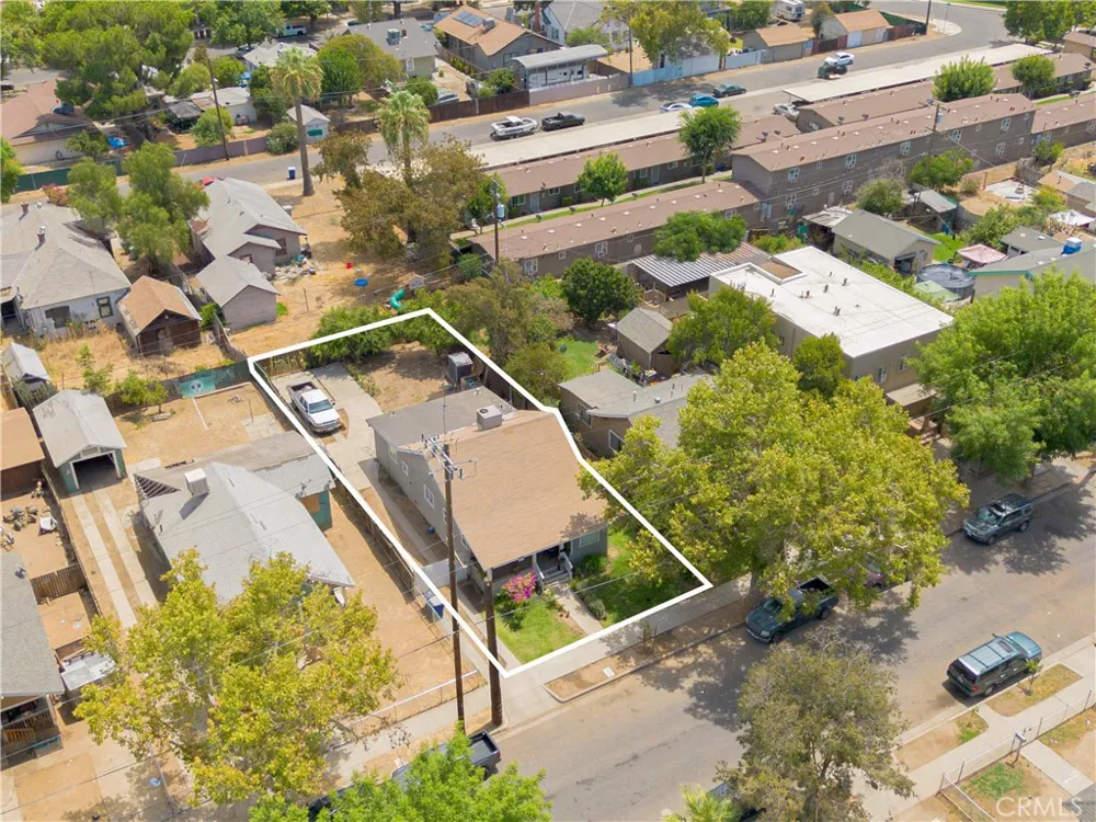 632 College Fresno, CA 93728
