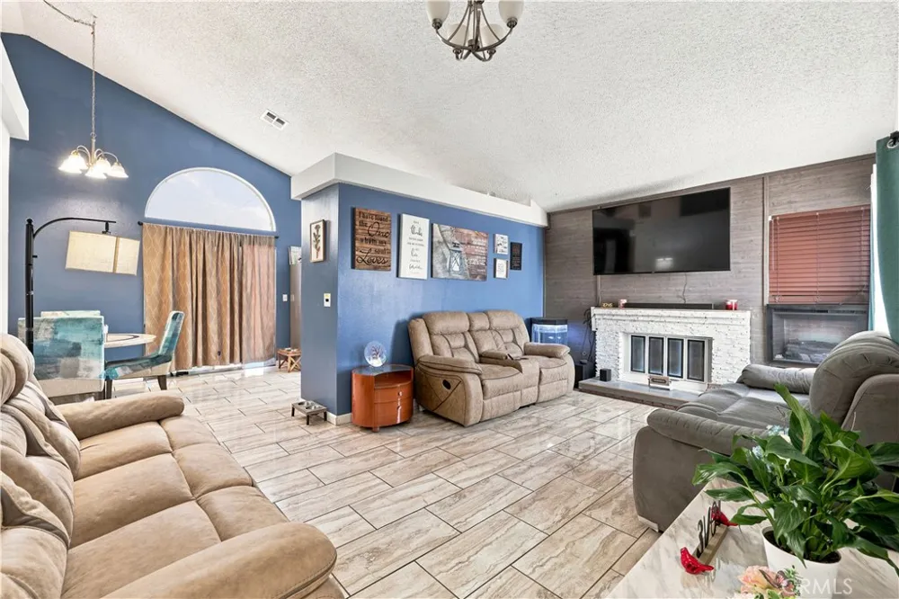 5344 Sunburst Drive Palmdale, CA 93552
