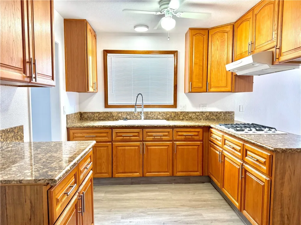 17809 Thornlake Artesia, CA 90701