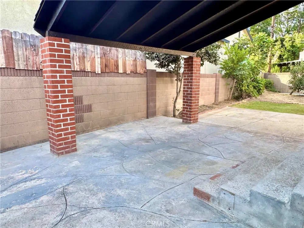 17809 Thornlake Artesia, CA 90701