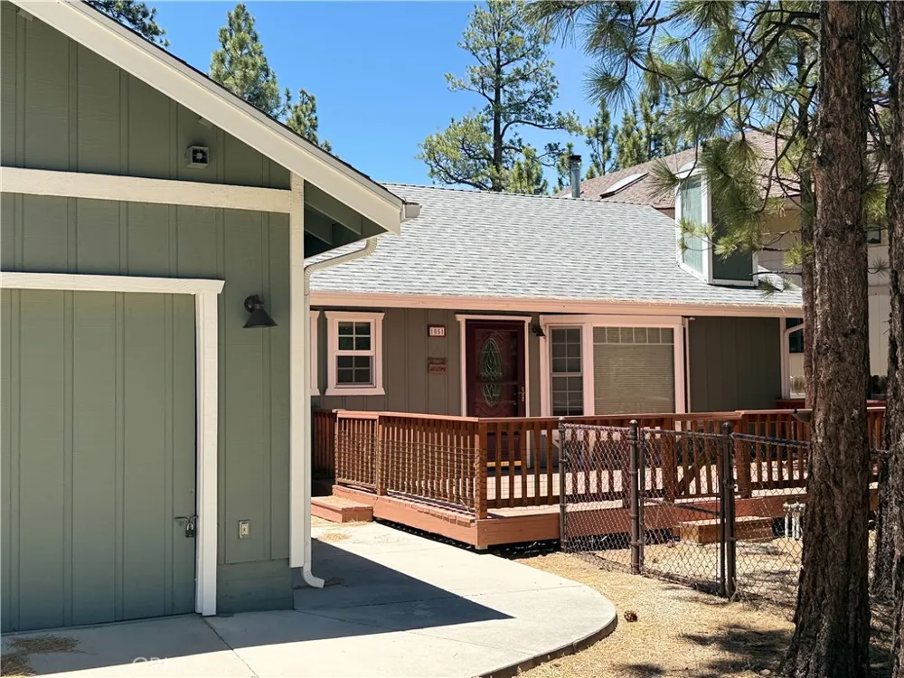 1051 Ash Big Bear City, CA 92314