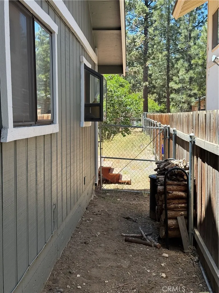 1051 Ash Big Bear City, CA 92314