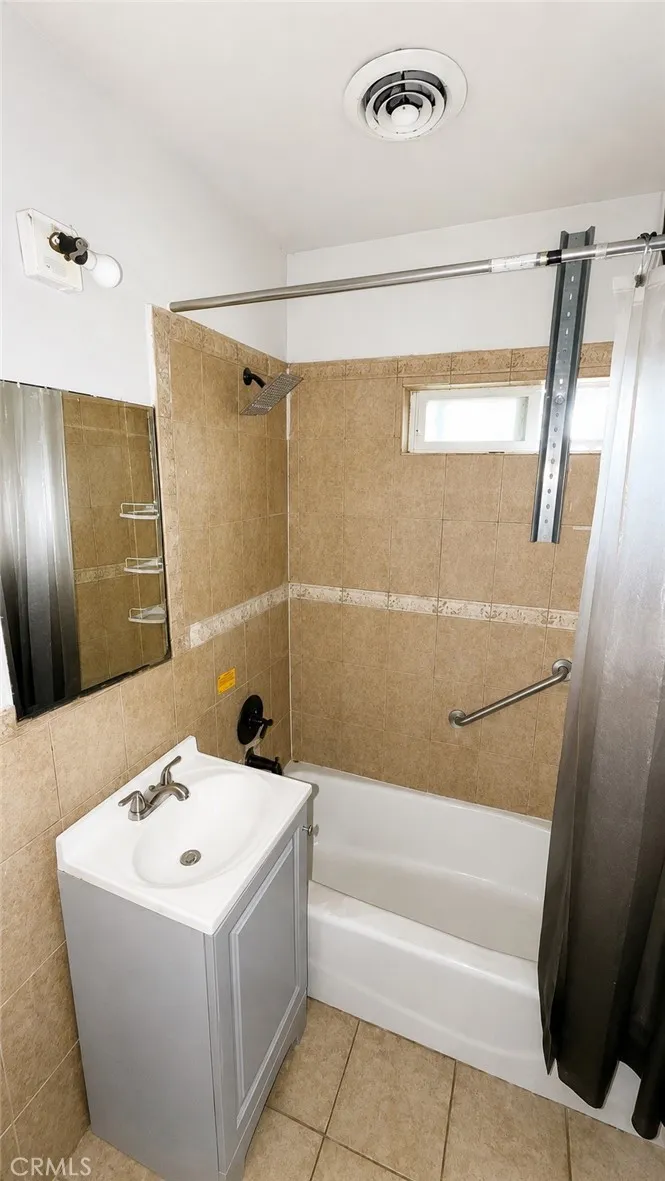 11439 Rosecrans Norwalk, CA 90650