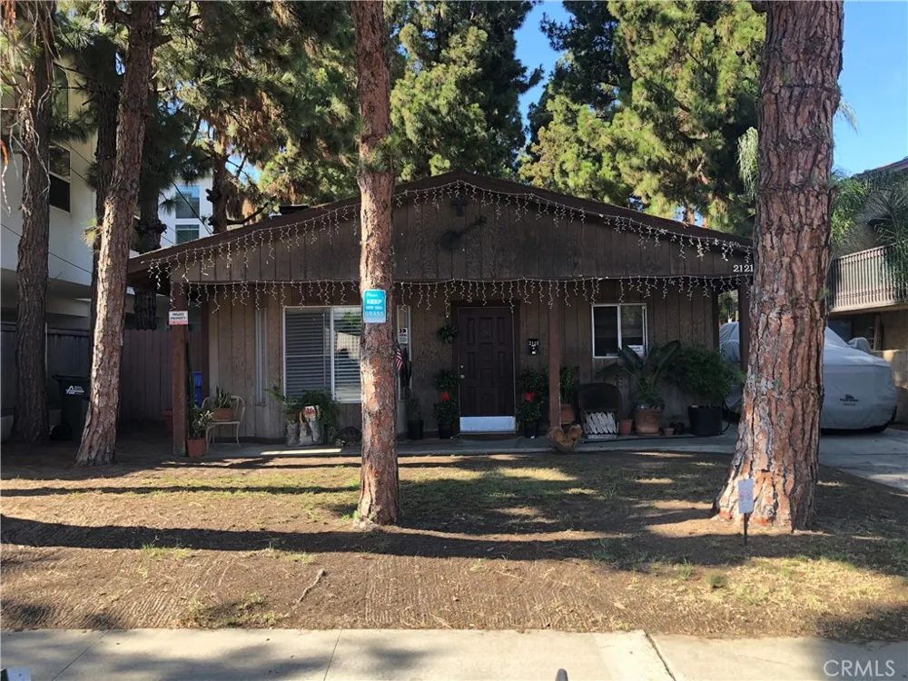 2121 Grant Redondo Beach, CA 90278