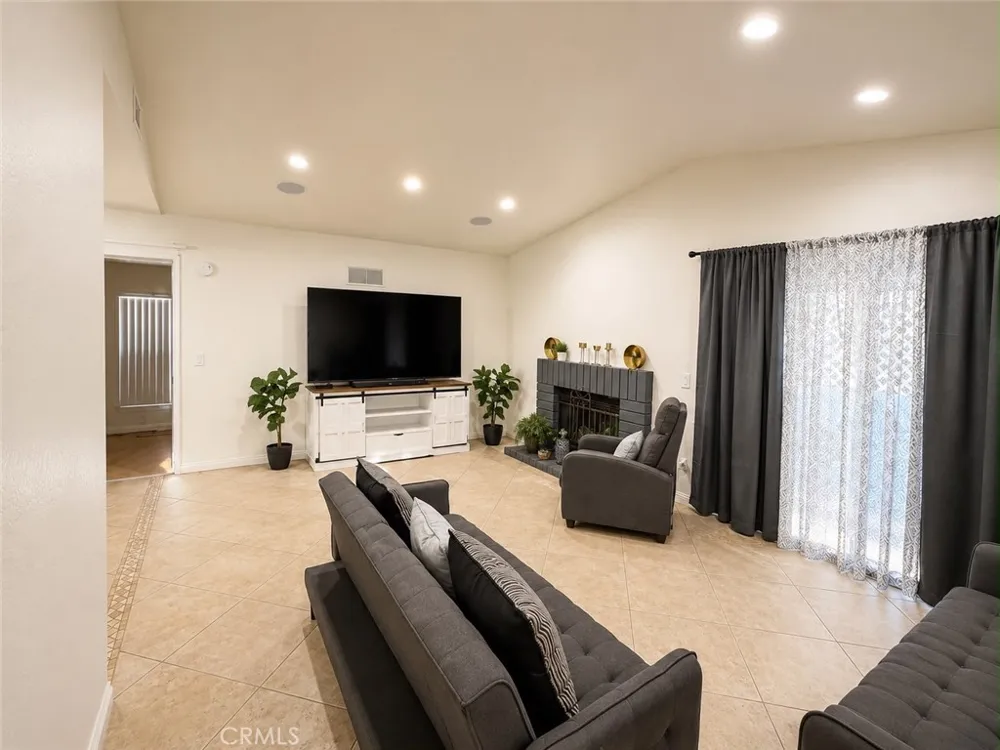 2870 Nandina Drive Palmdale, CA 93550