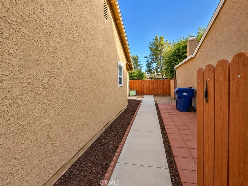 2870 Nandina Drive Palmdale, CA 93550