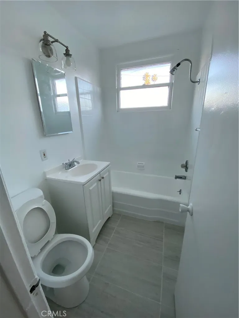 257 W 17th Street San Pedro, CA 90015