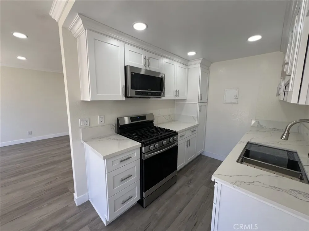 12545 Cuesta Cerritos, CA 90703