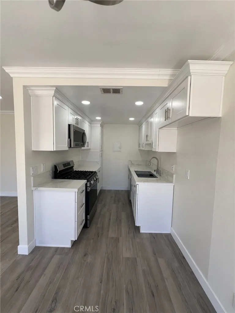 12545 Cuesta Cerritos, CA 90703