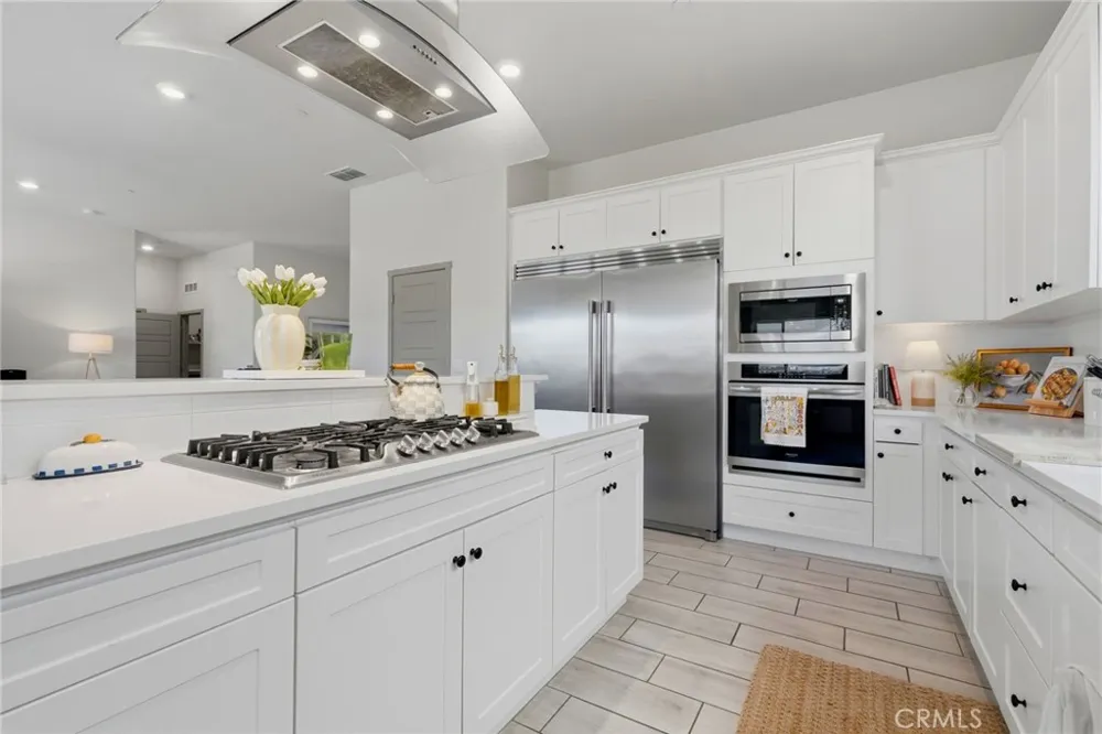 2407 W Andrew Hanford, CA 93230