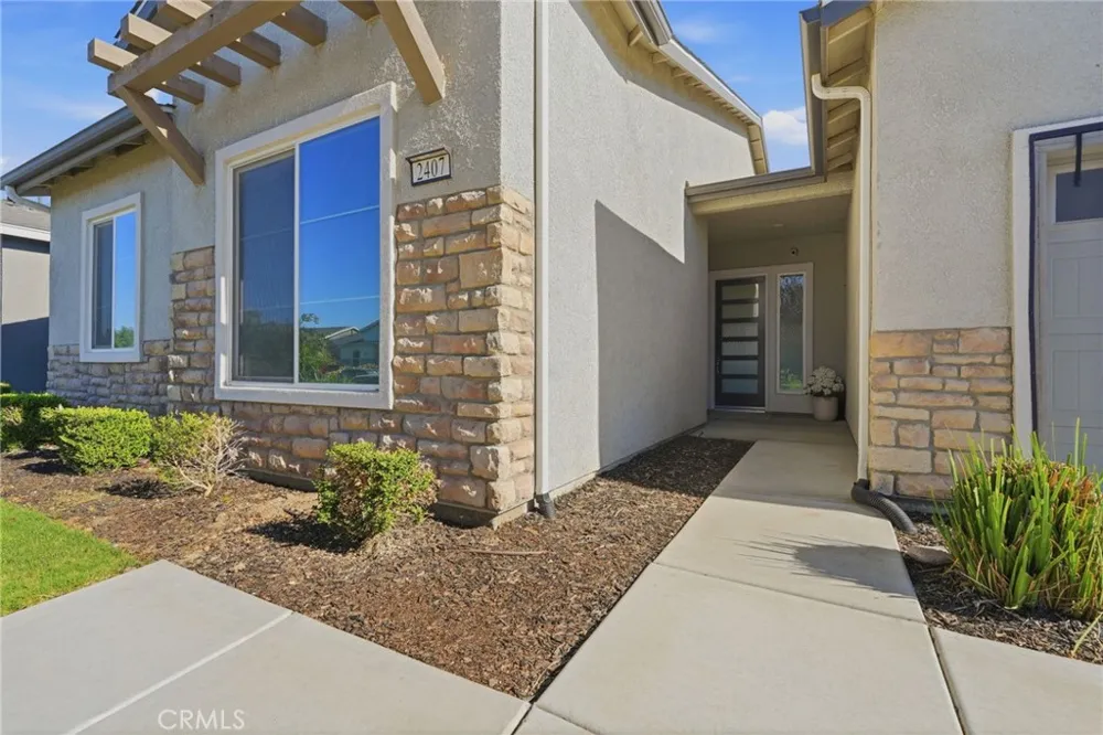 2407 W Andrew Hanford, CA 93230