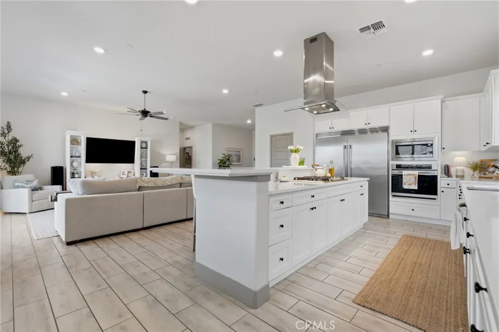 2407 W Andrew Hanford, CA 93230